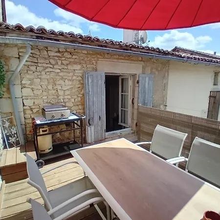 Numero 2 ~ La Petite Maison * Champagne-Mouton